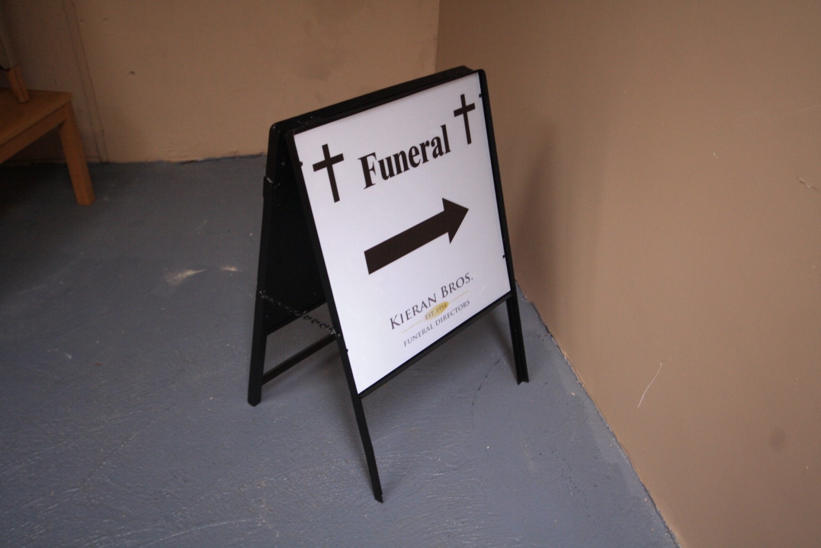 Two-sided aluminium funeral A-frame sign